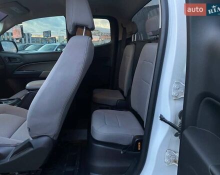 Белый Шевроле Колорадо, объемом двигателя 2.46 л и пробегом 55 тыс. км за 16900 $, фото 19 на Automoto.ua