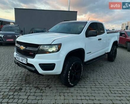 Белый Шевроле Колорадо, объемом двигателя 2.46 л и пробегом 55 тыс. км за 16900 $, фото 2 на Automoto.ua