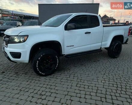 Белый Шевроле Колорадо, объемом двигателя 2.46 л и пробегом 55 тыс. км за 16900 $, фото 3 на Automoto.ua