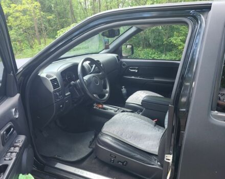 Черный Шевроле Колорадо, объемом двигателя 4 л и пробегом 200 тыс. км за 13500 $, фото 8 на Automoto.ua