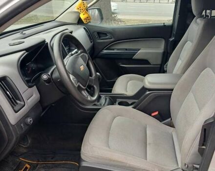 Серый Шевроле Колорадо, объемом двигателя 2.46 л и пробегом 104 тыс. км за 15000 $, фото 4 на Automoto.ua