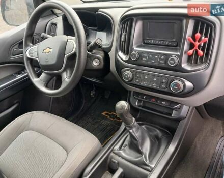 Серый Шевроле Колорадо, объемом двигателя 2.46 л и пробегом 104 тыс. км за 15000 $, фото 2 на Automoto.ua