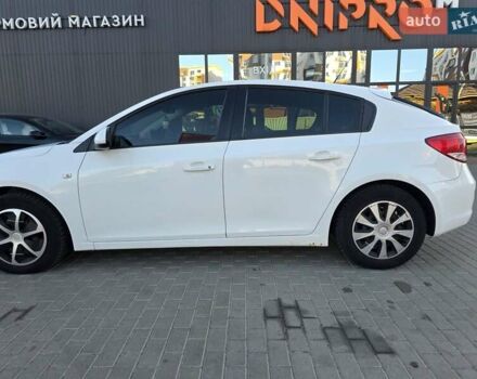 Белый Шевроле Круз, объемом двигателя 1.8 л и пробегом 105 тыс. км за 6500 $, фото 3 на Automoto.ua