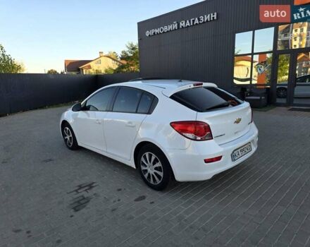 Белый Шевроле Круз, объемом двигателя 1.8 л и пробегом 105 тыс. км за 6500 $, фото 6 на Automoto.ua