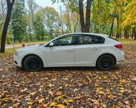 Белый Шевроле Круз, объемом двигателя 1.6 л и пробегом 217 тыс. км за 7000 $, фото 2 на Automoto.ua