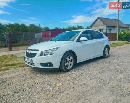 Белый Шевроле Круз, объемом двигателя 1.6 л и пробегом 218 тыс. км за 6999 $, фото 1 на Automoto.ua
