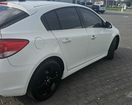 Белый Шевроле Круз, объемом двигателя 1.8 л и пробегом 242 тыс. км за 7300 $, фото 4 на Automoto.ua