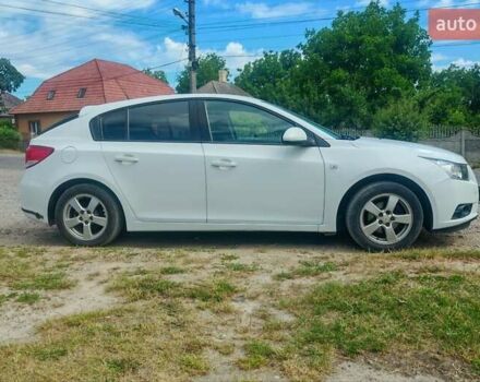 Белый Шевроле Круз, объемом двигателя 1.6 л и пробегом 218 тыс. км за 6999 $, фото 3 на Automoto.ua
