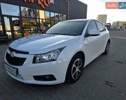 Белый Шевроле Круз, объемом двигателя 1.8 л и пробегом 105 тыс. км за 6500 $, фото 7 на Automoto.ua