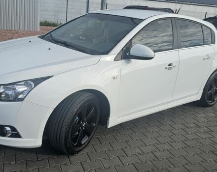 Белый Шевроле Круз, объемом двигателя 1.8 л и пробегом 242 тыс. км за 7300 $, фото 1 на Automoto.ua