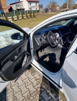 Белый Шевроле Круз, объемом двигателя 1.6 л и пробегом 197 тыс. км за 5050 $, фото 8 на Automoto.ua