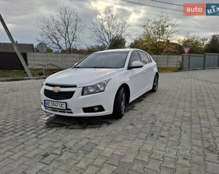 Белый Шевроле Круз, объемом двигателя 1.8 л и пробегом 144 тыс. км за 7500 $, фото 1 на Automoto.ua