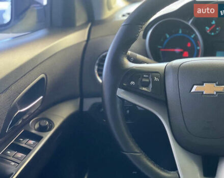 Белый Шевроле Круз, объемом двигателя 2 л и пробегом 235 тыс. км за 8200 $, фото 23 на Automoto.ua