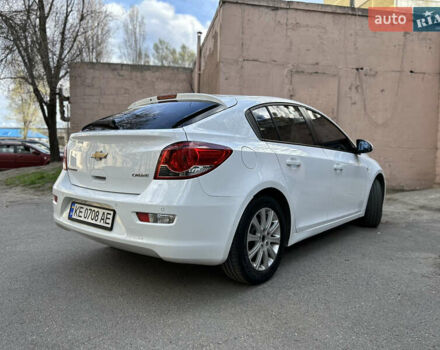 Белый Шевроле Круз, объемом двигателя 2 л и пробегом 235 тыс. км за 8200 $, фото 6 на Automoto.ua