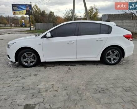 Белый Шевроле Круз, объемом двигателя 1.8 л и пробегом 144 тыс. км за 7500 $, фото 6 на Automoto.ua