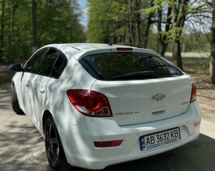 Белый Шевроле Круз, объемом двигателя 1.6 л и пробегом 162 тыс. км за 5799 $, фото 5 на Automoto.ua