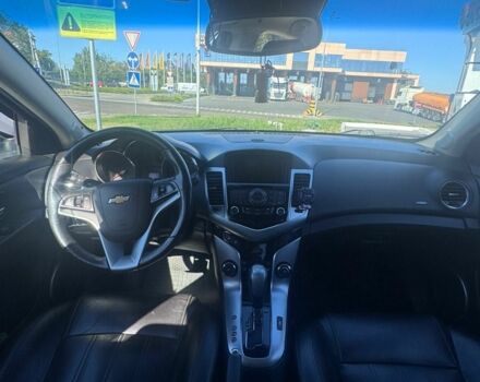 Белый Шевроле Круз, объемом двигателя 1.8 л и пробегом 136 тыс. км за 7300 $, фото 4 на Automoto.ua
