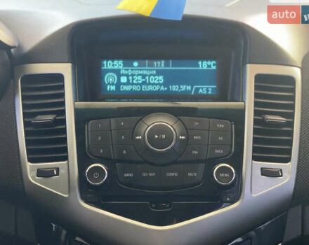 Белый Шевроле Круз, объемом двигателя 2 л и пробегом 235 тыс. км за 8200 $, фото 16 на Automoto.ua