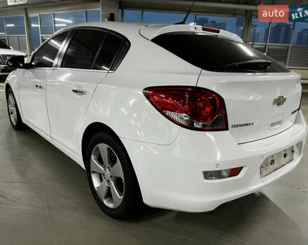 Белый Шевроле Круз, объемом двигателя 2 л и пробегом 119 тыс. км за 7642 $, фото 3 на Automoto.ua