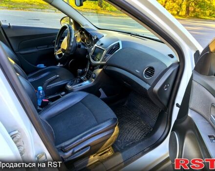 Шевроле Круз 2013 в Полтаве на Automoto.ua Белый Шевроле Круз, объемом двигателя 1.7 л и пробегом 193 тыс. км за 9000 $, фото 8 на Automoto.ua
