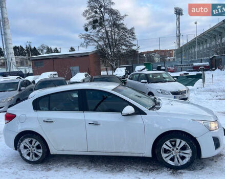 Белый Шевроле Круз, объемом двигателя 1.7 л и пробегом 193 тыс. км за 8800 $, фото 2 на Automoto.ua