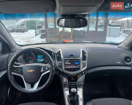 Белый Шевроле Круз, объемом двигателя 1.7 л и пробегом 193 тыс. км за 8800 $, фото 7 на Automoto.ua