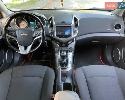 Белый Шевроле Круз, объемом двигателя 1.8 л и пробегом 129 тыс. км за 7990 $, фото 11 на Automoto.ua