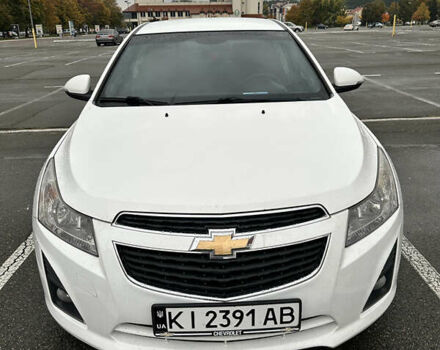 Белый Шевроле Круз, объемом двигателя 1.8 л и пробегом 146 тыс. км за 8700 $, фото 2 на Automoto.ua