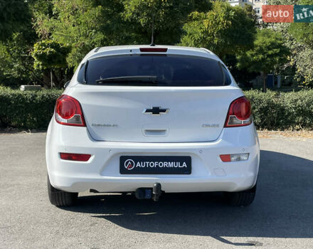 Белый Шевроле Круз, объемом двигателя 1.8 л и пробегом 129 тыс. км за 7990 $, фото 8 на Automoto.ua