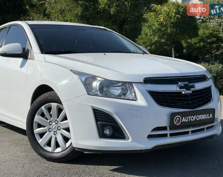 Белый Шевроле Круз, объемом двигателя 1.8 л и пробегом 129 тыс. км за 7990 $, фото 1 на Automoto.ua