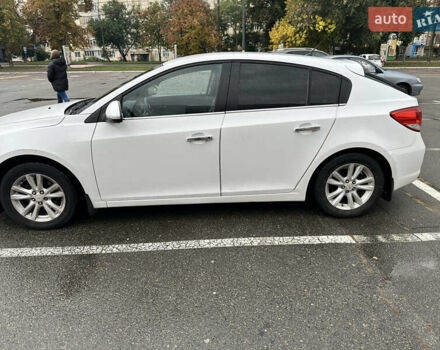 Белый Шевроле Круз, объемом двигателя 1.8 л и пробегом 146 тыс. км за 8700 $, фото 5 на Automoto.ua