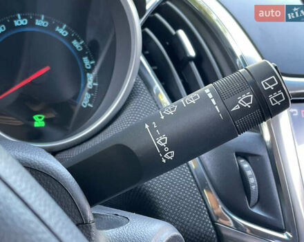 Белый Шевроле Круз, объемом двигателя 1.8 л и пробегом 129 тыс. км за 7990 $, фото 17 на Automoto.ua