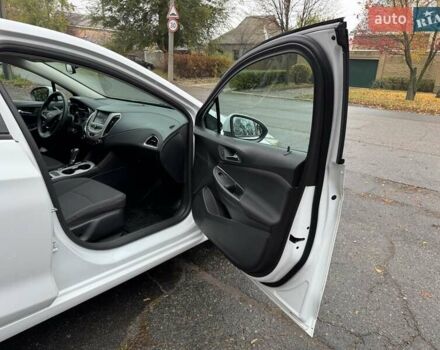 Белый Шевроле Круз, объемом двигателя 1.4 л и пробегом 145 тыс. км за 8900 $, фото 16 на Automoto.ua