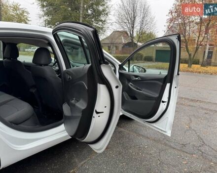 Белый Шевроле Круз, объемом двигателя 1.4 л и пробегом 145 тыс. км за 8900 $, фото 17 на Automoto.ua