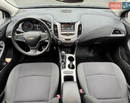 Белый Шевроле Круз, объемом двигателя 1.4 л и пробегом 145 тыс. км за 8900 $, фото 12 на Automoto.ua