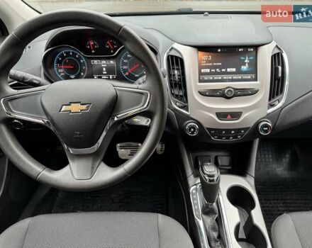 Белый Шевроле Круз, объемом двигателя 1.4 л и пробегом 145 тыс. км за 8900 $, фото 13 на Automoto.ua