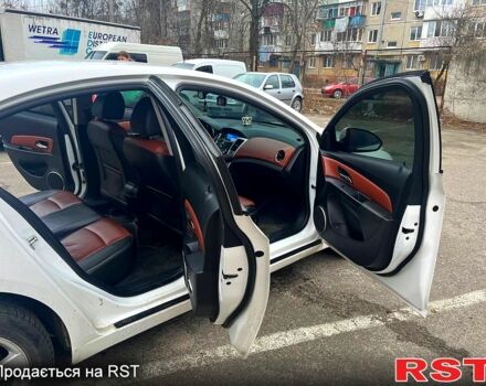 Белый Шевроле Круз, объемом двигателя 1.6 л и пробегом 130 тыс. км за 6200 $, фото 4 на Automoto.ua