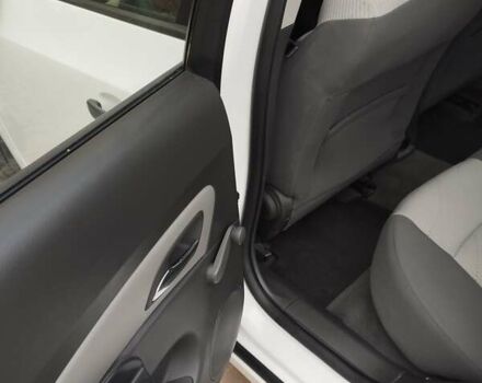 Білий Шевроле Круз, об'ємом двигуна 1.6 л та пробігом 139 тис. км за 6500 $, фото 13 на Automoto.ua