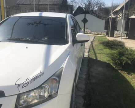 Белый Шевроле Круз, объемом двигателя 1.6 л и пробегом 142 тыс. км за 5500 $, фото 3 на Automoto.ua