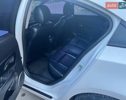 Белый Шевроле Круз, объемом двигателя 1.6 л и пробегом 180 тыс. км за 7200 $, фото 5 на Automoto.ua