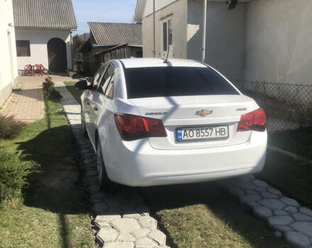 Белый Шевроле Круз, объемом двигателя 1.6 л и пробегом 142 тыс. км за 5500 $, фото 4 на Automoto.ua