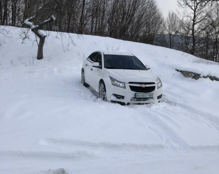 Белый Шевроле Круз, объемом двигателя 1.6 л и пробегом 142 тыс. км за 5500 $, фото 2 на Automoto.ua