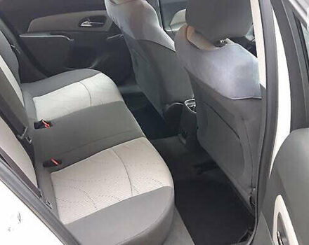Белый Шевроле Круз, объемом двигателя 1.6 л и пробегом 142 тыс. км за 5500 $, фото 7 на Automoto.ua