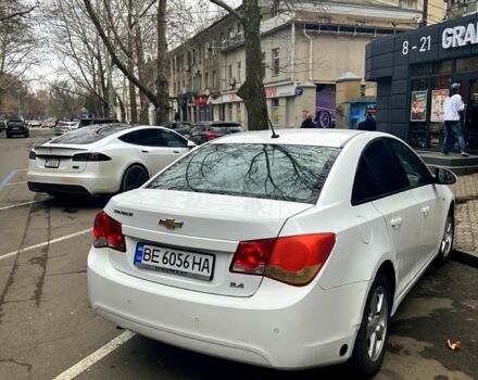 Белый Шевроле Круз, объемом двигателя 1.6 л и пробегом 230 тыс. км за 5600 $, фото 4 на Automoto.ua