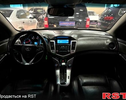 Белый Шевроле Круз, объемом двигателя 1.6 л и пробегом 111 тыс. км за 6500 $, фото 6 на Automoto.ua