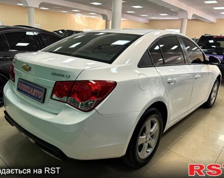 Белый Шевроле Круз, объемом двигателя 1.6 л и пробегом 111 тыс. км за 6500 $, фото 3 на Automoto.ua