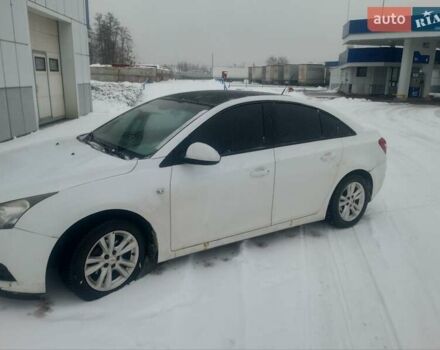 Белый Шевроле Круз, объемом двигателя 1.8 л и пробегом 312 тыс. км за 6700 $, фото 1 на Automoto.ua