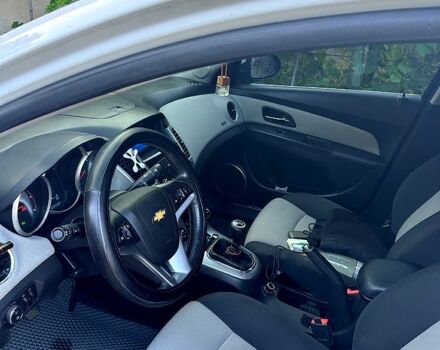 Білий Шевроле Круз, об'ємом двигуна 2 л та пробігом 0 тис. км за 6000 $, фото 5 на Automoto.ua