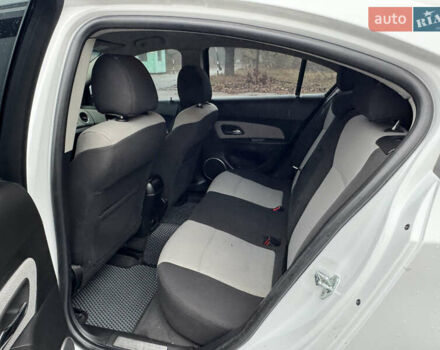 Білий Шевроле Круз, об'ємом двигуна 2 л та пробігом 220 тис. км за 6300 $, фото 7 на Automoto.ua