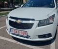 Белый Шевроле Круз, объемом двигателя 2 л и пробегом 290 тыс. км за 3500 $, фото 1 на Automoto.ua